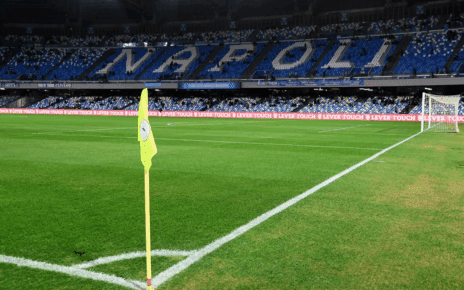 Napoli, Il Derby dei Campioni: calcio, spettacolo e solidarietà al Maradona con artisti e calciatori 5 stadio maradona napoli