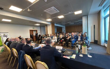 Autodemolitori, motore verde dell'economia circolare: concluso a Napoli il Convegno nazionale della filiera 4 tavolo e platea