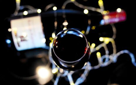 Il ritorno dei vini naturali: tendenza o nuova normalità per il mercato? 5 wine glass 3723793 640