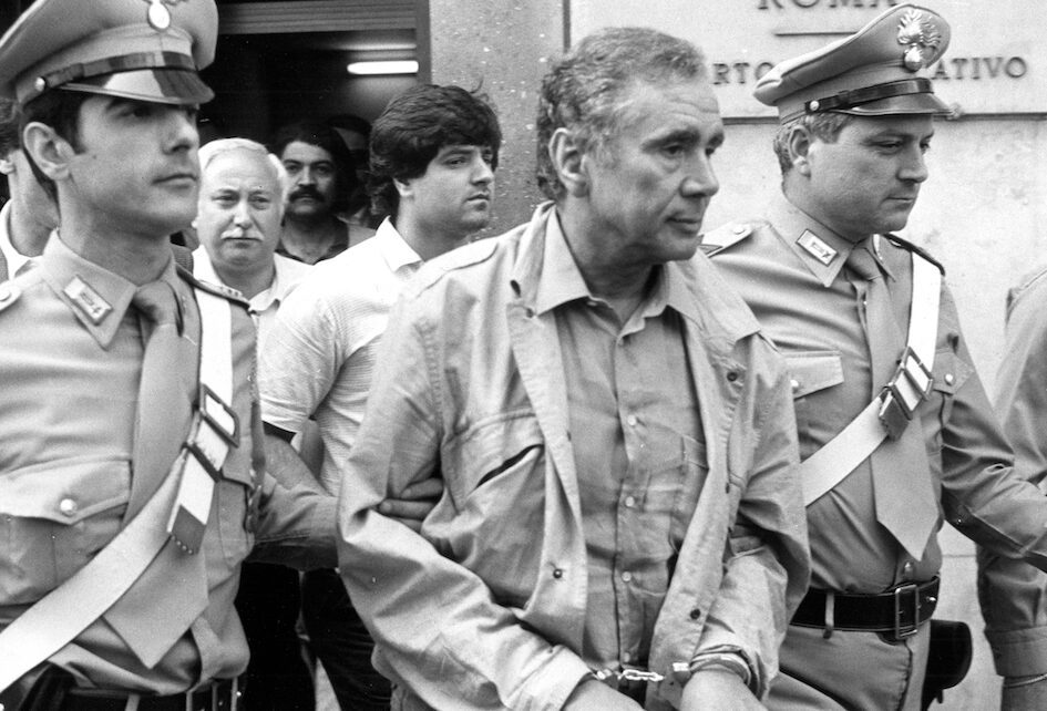 1. Enzo Tortora arrestato a Roma il 17.6.1983