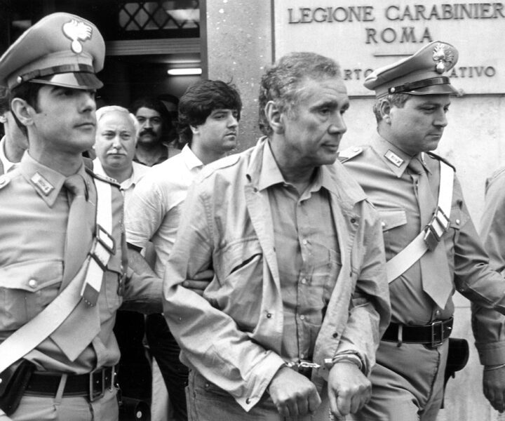 1. Enzo Tortora arrestato a Roma il 17.6.1983