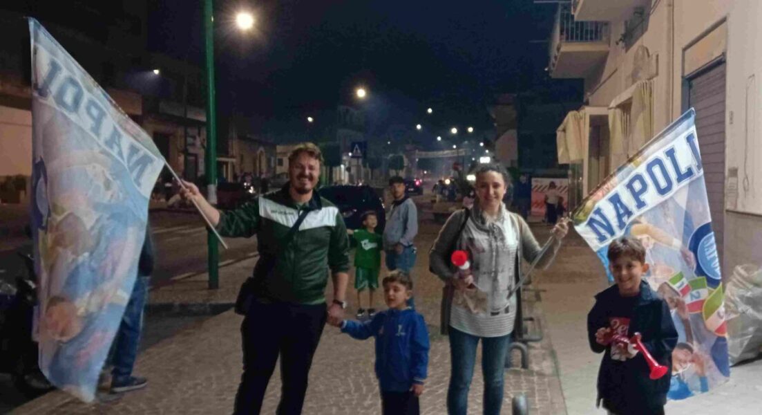 “So’ Nummere!”: S.S.C. Napoli quarto Scudetto e non solo 3 3. Famiglia Giannino Maione per Napoli Campione dItalia Mariglianella 23.5.2025 scaled