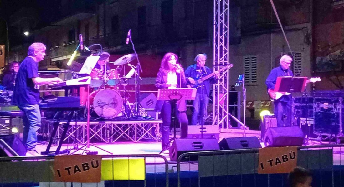 Mariglianella, Taverne in Festa per Maria SS. della Sanità 5 5. I Tabu in Concerto Festa Maria SS. della Sanita Mariglianella NA 1.6.2025 scaled