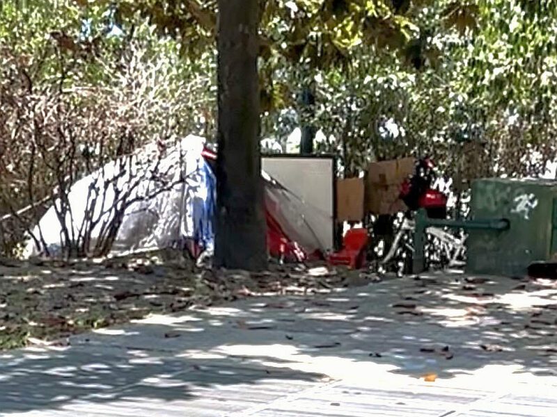 Arenella giardini Silvia Ruotolo la tenda del senzatetto