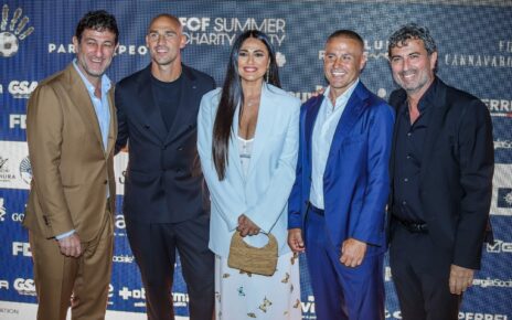 Vent’anni di cuore e impegno per Napoli, la Fondazione Cannavaro-Ferrara celebra un traguardo speciale con il progetto “I Fuoriclasse di Napoli” 4 C.Ferrara P.Cannavaro M.Mazza F.Cannavaro V.Ferrara