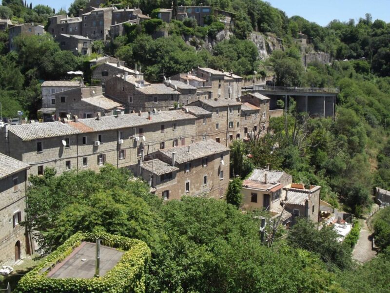Alla scoperta degli antichi Borghi caratteristici della Tuscia 4 Calcata 2 scaled