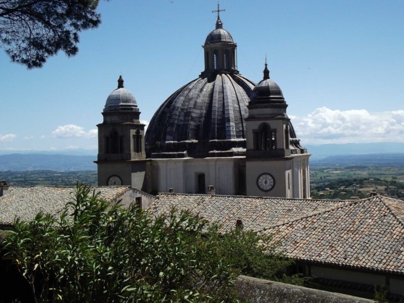 Alla scoperta degli antichi Borghi caratteristici della Tuscia 9 Montefiascone scaled