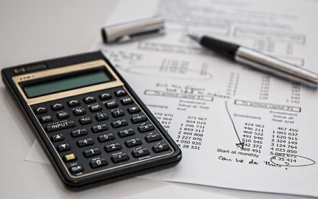 Calcolo Percentuale: Guida Pratica per Comprendere e Utilizzare le Percentuali nella Vita Quotidiana 4 calculator 385506 640