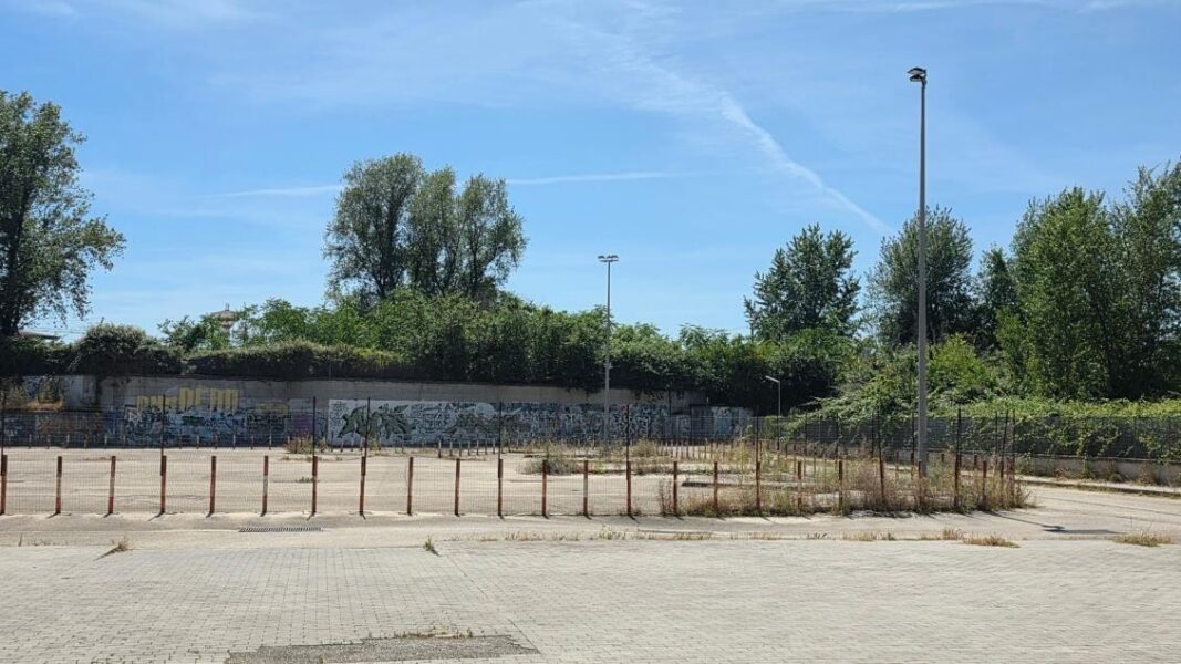 Brusciano abbandonata, stazione della Circumvesuviana nel degrado e nel pericolo: l’appello accorato dei cittadini alle istituzioni 5 circumbru5