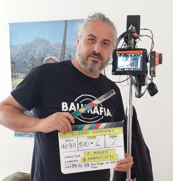 Global Harmony e oltre: il viaggio creativo di Maurizio Del Greco 3 e5d5aa63 32d6 4407 a0d9 8bcbd200cab6 scaled