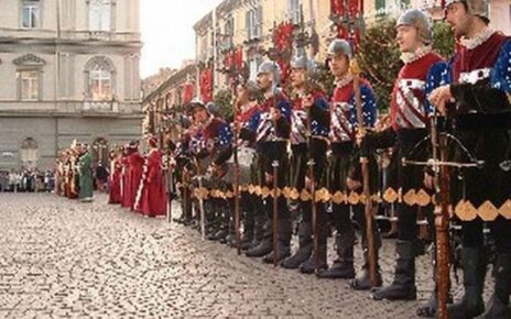 Nola, al via la XXIX edizione di "MEDIOEVALIA": torna il grande corteo storico degli orsini 4 gli armigeri