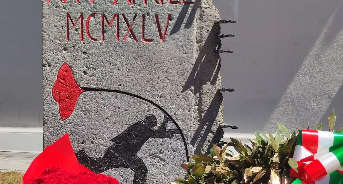 stela commemorativamod