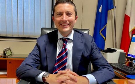Campania, approvata in Commissione la proposta di legge sulle Pro Loco. Mensorio: "Un nuovo impulso per il turismo e la cultura campana" 4 GIOVANNI MENSORIO R