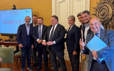 Napoli, puntare sui giovani: "I Centenari" per innovare nella tradizione, storicità e made in Italy 3 Immagini 17 07 2025 D
