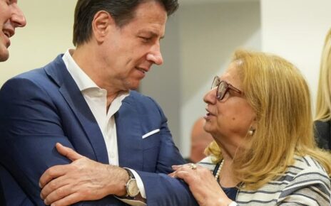 Campania, Villani (M5S): "La stazione Vesuvio Est è una svolta storica per l'Agro nocerino-sarnese e per tutta la Regione" 5 Virginia Villani Giuseppe Conte 2