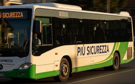 Campania, OR.S.A. TRASPORTI: "Un plauso all'eroismo dell'autista AIRCAMPANIA e un appello per maggiore sicurezza alla stazione bus di Avellino" 4 bus con scritta piu sicurezza