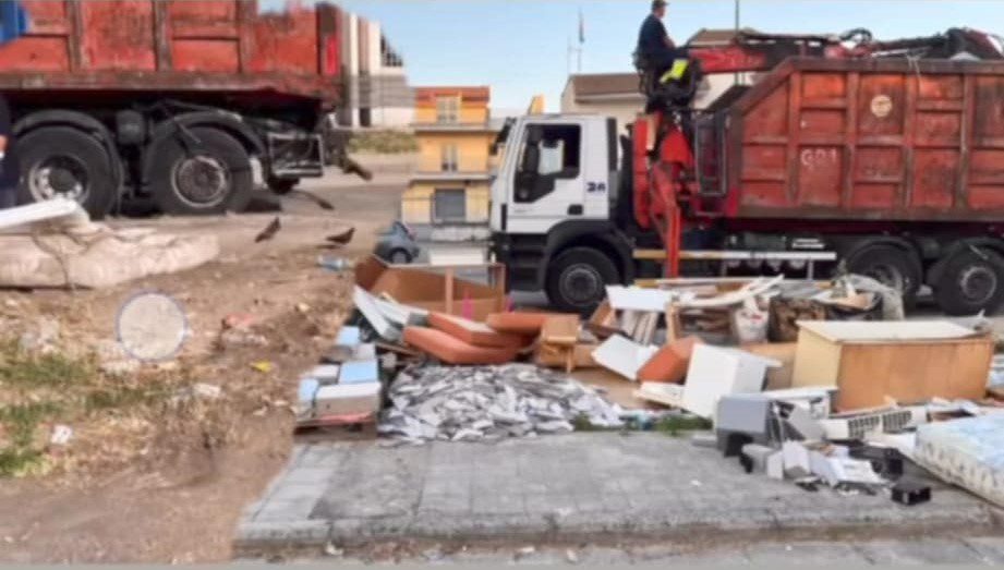 Marigliano, scatta la tolleranza zero a Pontecitra: via i rifiuti, torna il decoro 3 rifiutipontecitra1