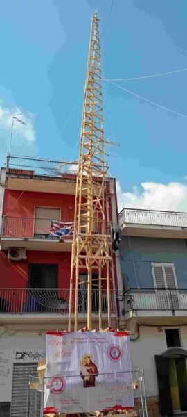 Brusciano, Giglio Ortolano 1875 per la 150^ Festa dei Gigli 5 7. Giglio Ortolano 1875 Giglio Spogliato Brusciano 20.8.2025 scaled