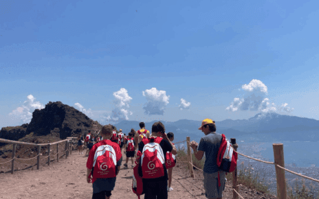 Dal Tirreno al Vesuvio tra natura e tesori culturali