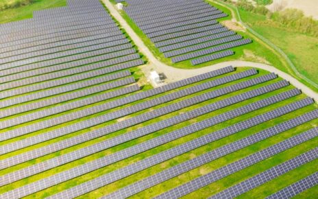 Il fotovoltaico a terra: opportunità e sfide degli impianti su larga scala 4 derek sutton rfgsYFb 5ow unsplash