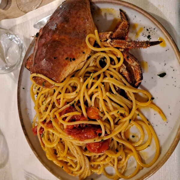 Praia a Mare boom di presenze di turisti napoletani 2 piatto cucina calabrese scaled