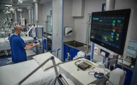 Campania, Sanità. Pellegrino (IV): "Pellegrino: "Rafforzare la rete oncologica campana con il supporto psicologico ai pazienti" 6 sanita 1024x683 1
