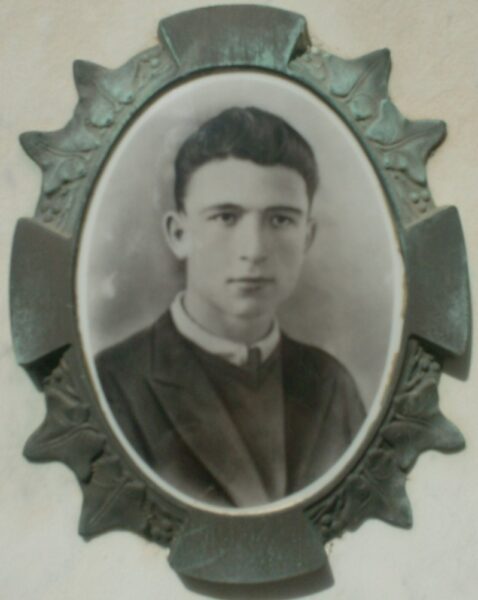 Brusciano, Ricordo Militari in Campi di Concentramento Nazisti 2 1. Iannelli Francesco Brusciano NA 11.8.1922 Germania 20.1.1945 1