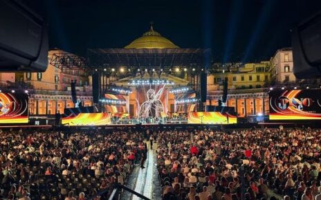 Napoli celebra Pino Daniele: a Piazza del Plebiscito il concerto evento a 70 anni dalla nascita e 10 dalla scomparsa 3 1758227800038 concerto x pino