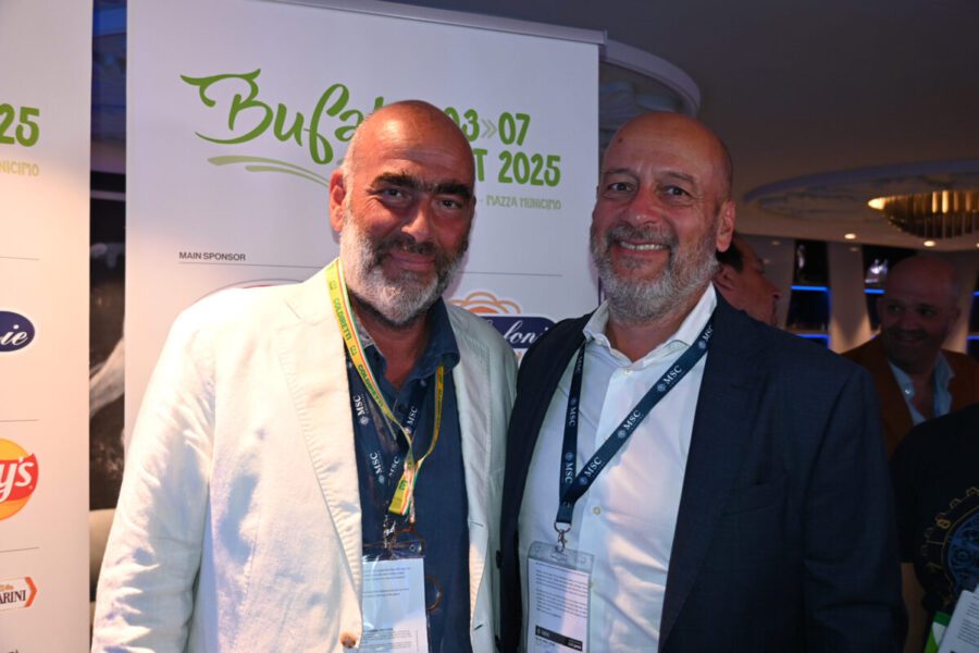 Ettore Bellelli presidente Coldiretti Campania con Piermaria Saccani direttore Consorzio Mozzarella di Bufala Campana Dop scaled