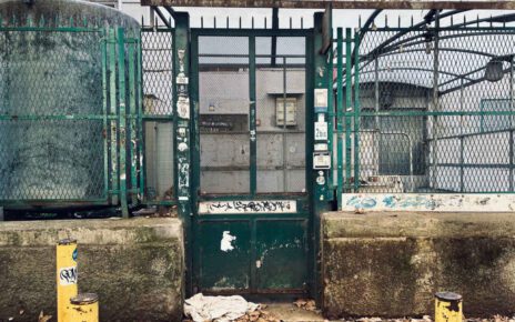 Vomero via De Mura biblioteca Croce chiusa da 6 anni 1