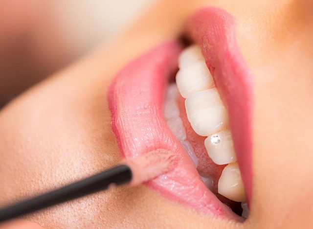 lipstick 1942172 640