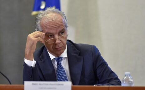 Scuola e legalità, Piantedosi: “Le nuove regole per costruire il futuro dei ragazzi” 4 matteo piantedosi scaled 1