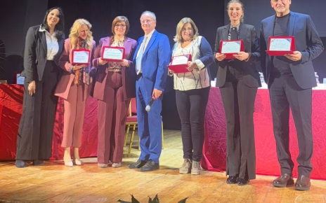 "Adolescenti in ascolto", successo per la formazione genitoriale al Teatro Italia di Acerra 3 Adolescenti in ascolto Acerra