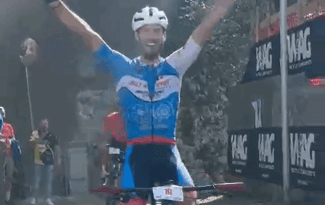 La Granfondo del Parco regionale dei Monti Lattari esaltano Francesco Mignoli 3 Arrivo vincitoremod
