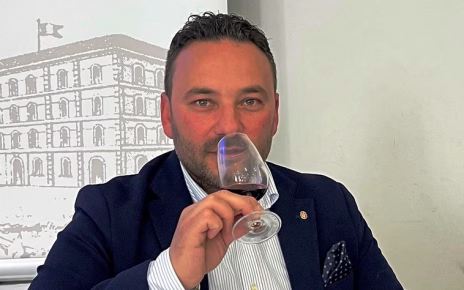 Torrecuso, "Sorriso di Bacco": alle Cantine Falluto una degustazione guidata dall’enologo Ernesto Buono 2 ERNESTO BUONO