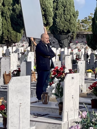Cercola, Peppe Iodice al cimitero per girare il suo primo film 3 IMG 3673