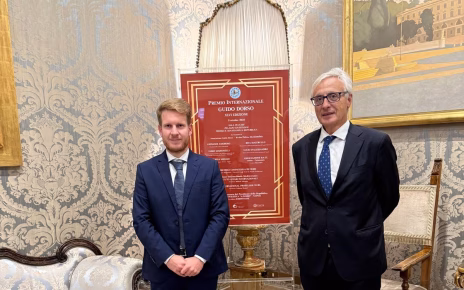 Napoli, Premio Guido Dorso 2025 a Michele Costagliola di Fiore dell’Università degli Studi di Napoli Parthenope 6 Michele Costagliola di Fiore con il prof Ferrettimod