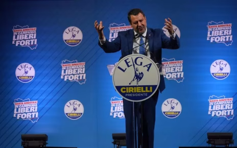 Regionali, Salvini a Napoli: “La Circumvesuviana è una vergogna, servirebbe la gestione delle Ferrovie dello Stato” 5 a6ac476f123db840ce54354d260e666c