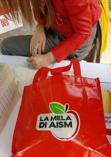 Palma Campania, torna La Mela di AISM: un morso alla sclerosi multipla 3 aismmela