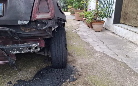 Scisciano, auto della consigliera Rosa Aita data alle fiamme: indagano i Carabinieri 4 auto incendiata