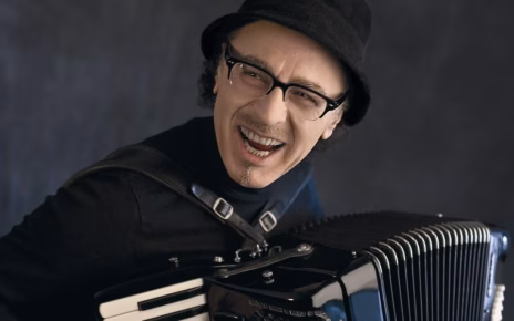 Salerno, Eduardo De Crescenzo incanta il Premio Charlot: al Teatro Verdi va in scena "Essenze Jazz" 10 decrescenzo ok