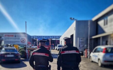 Pomigliano d'Arco, esplosione in un’officina di autodemolizioni: due operai gravi, uno in pericolo di vita 5 esplosione a pomigliano
