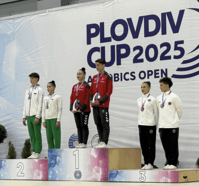 La Ginnastica Aerobica campana sul podio europeo: medaglie per Maria Mautone e il gruppo azzurro alla Plovdiv Cup 4 mautone podio scaled