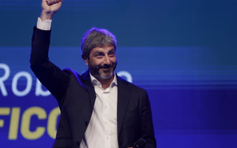 Campania, Regionali. Fico: “Lavoro nero e caporalato, serve una vera svolta. L’agricoltura sarà centrale per la Campania” 4 roberto fico10
