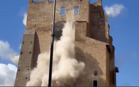 Roma, crollo Torre dei Conti. Il cordoglio degli archeologi e architetti: "Piena vicinanza alla famiglia dell'operaio specializzato Octay Stroici" 4 0f333f54a44d7cb5752797f68dc4cae7