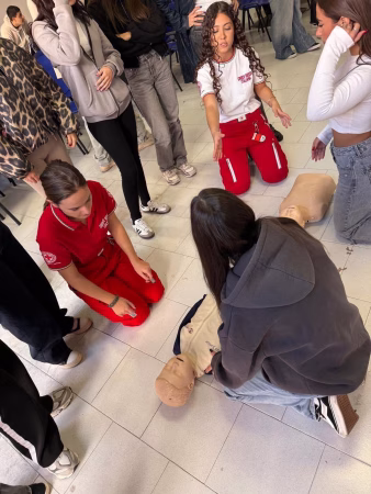 Marigliano, gli studenti del "Montalcini-Ferraris" a lezione di vita con la Croce Rossa 3 6 6