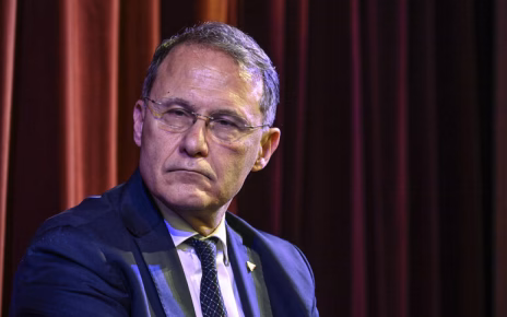 Regionali in Campania, Cirielli attacca sulla sanità: “Dati truccati, sistema al collasso” 3 809f3383d6a3809a298c41ef0ace8aaf