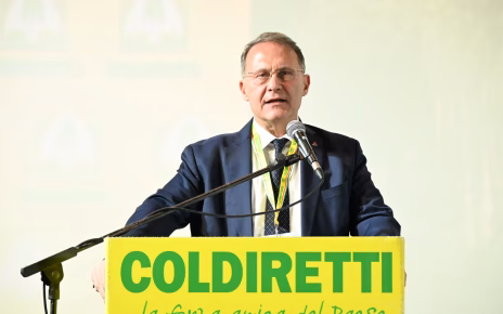 Campania, Regionali. Cirielli: "Regole chiare e semplici per aiutare la crescita dell'agricoltura della Campania" 4 Edmondo Cirielli da Coldiretti Campania 2