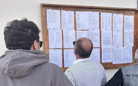 Acerra, Il Movimento 5 Stelle inaugura una bacheca di poesie e una casetta del libro: "La cultura è la prima forma di legalità" 5 Inaugurazione bacheca 3