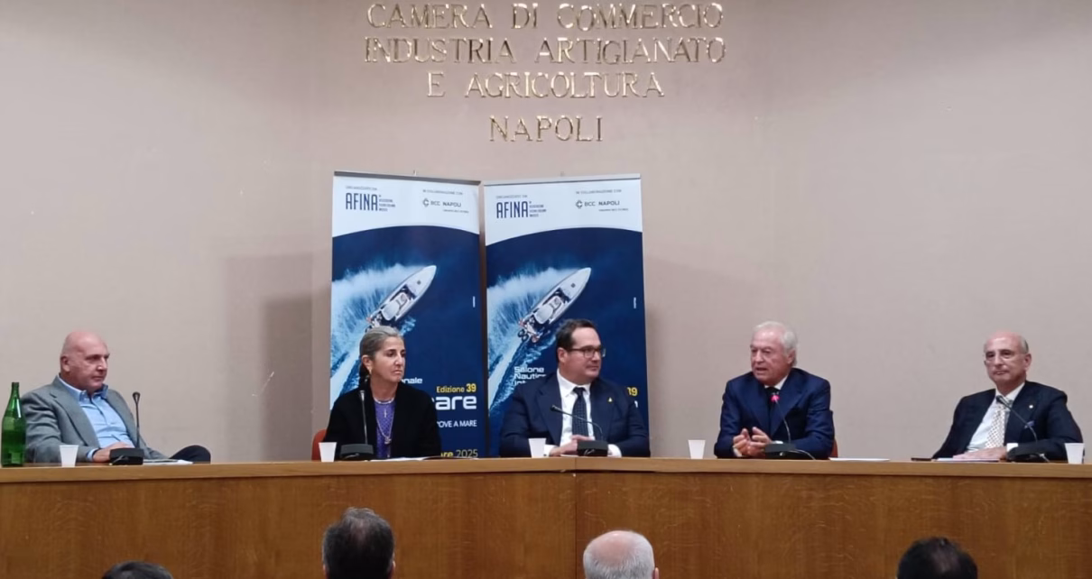 da sx M. Luise AD Luise Group L.Lieto Vicesind. Napoli Sen. C. Durigon G.Amato pres.Afina A.Manzo BCC Napolimod